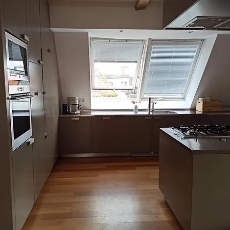 Geraumige Dachgeschosswohnung * Munich