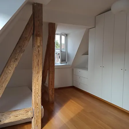 Geraumige Dachgeschosswohnung 慕尼黑