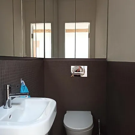 Geraumige Dachgeschosswohnung 公寓